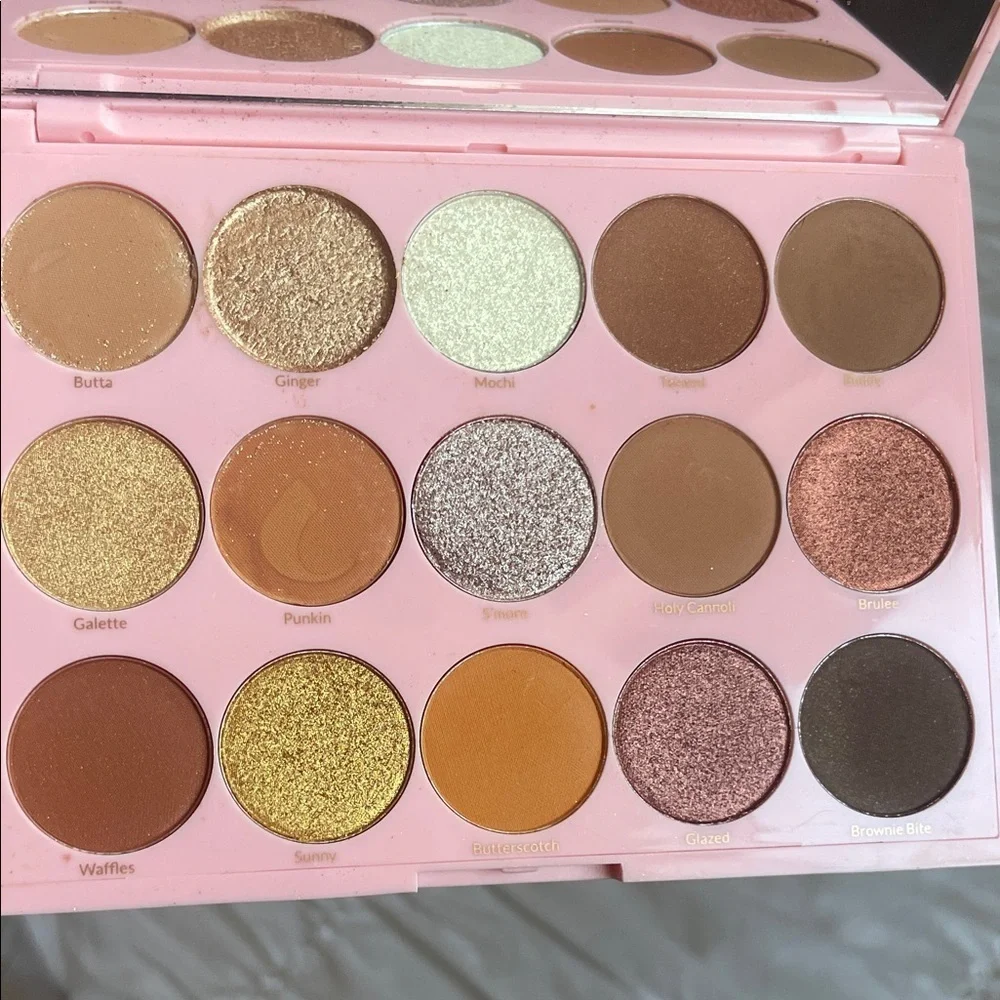 Kimchi Chic Beauty Eyeshadow Palette - Warm Neutrals and Golds The Happy Palette